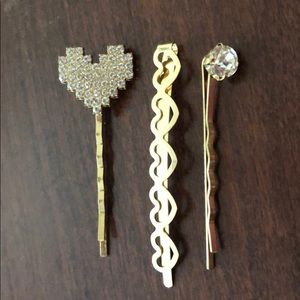 Hair pins/clips/barrettes